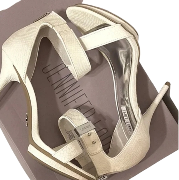 🤍Jennifer Lopez Heels🤍Size 10 - Picture 6 of 13